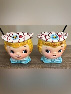 Vintage Miss Dainty Shakers